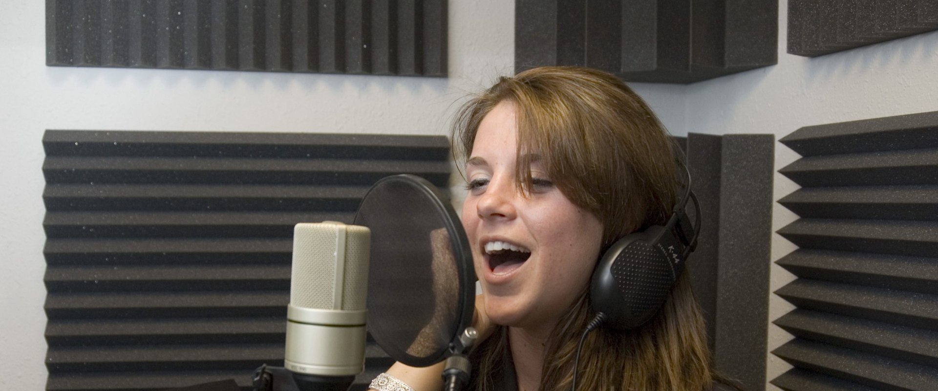 How can i get a good singing voice without lessons?