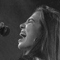 Do singers need singing lessons?